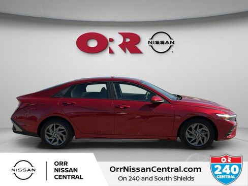 Used 2024 Hyundai Elantra SEL image 4