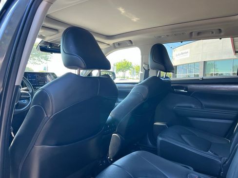 Used 2021 Toyota Highlander Platinum AWD/4WD image 13