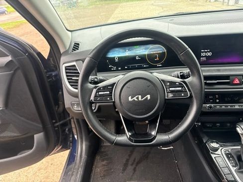 Used 2024 Kia Seltos SX w/ SX Sunroof Package AWD/4WD image 12