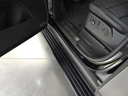 Certified 2023 Cadillac Escalade Sport Platinum w/ LPO, ONYX Package AWD/4WD image 17