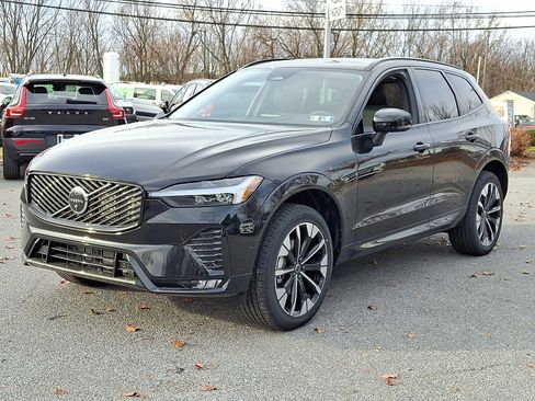 New 2026 Volvo XC60 B5 Plus w/ Protection Package Premier image 2