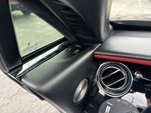 Used 2018 Rolls-Royce Dawn image 40