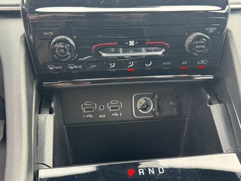 Used 2025 Jeep Grand Cherokee L Laredo RWD image 28