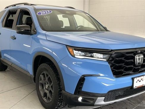 Certified 2023 Honda Pilot TrailSport image 1