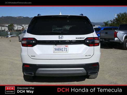 Used 2023 Honda Pilot Elite image 6