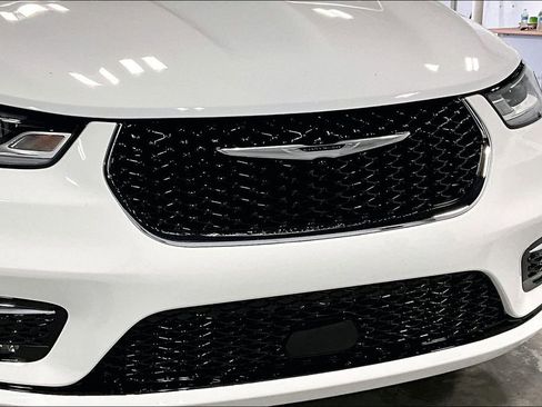 New 2026 Chrysler Pacifica Select image 29