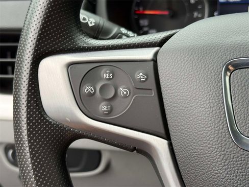 Used 2024 GMC Terrain SLE image 32