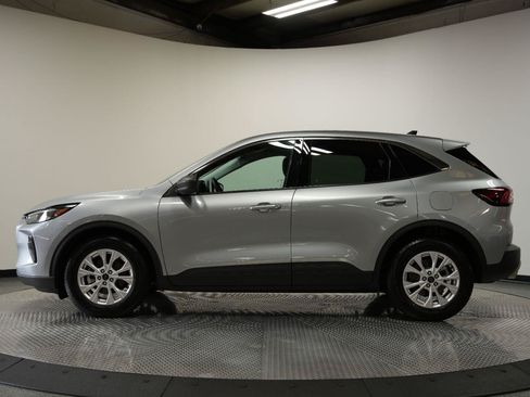 Used 2023 Ford Escape Active w/ Cold Weather Package FWD image 5