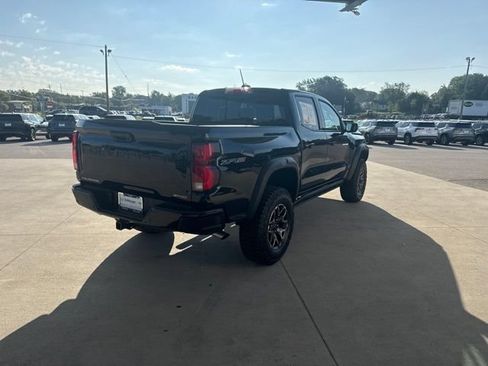 Used 2025 Chevrolet Colorado ZR2 AWD/4WD image 4