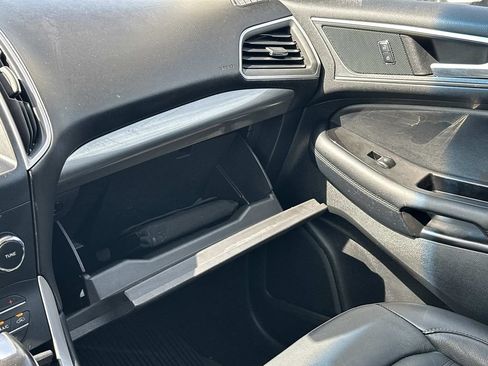 Used 2018 Ford Edge SEL w/ Equipment Group 201A AWD/4WD image 34