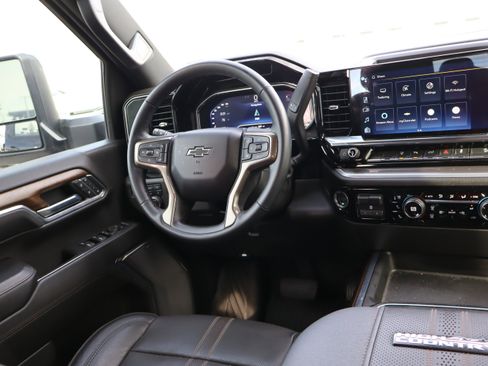 Used 2024 Chevrolet Silverado 2500 High Country w/ Midnight Edition image 16