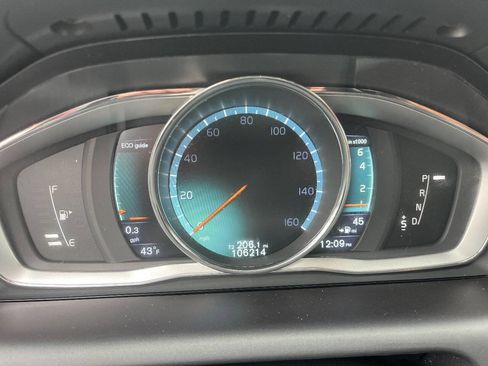 Used 2016 Volvo XC60 T5 Premier w/ Proximity Package image 11