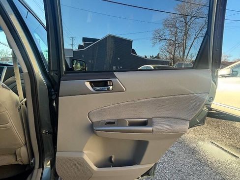 Used 2010 Subaru Forester 2.5X Premium w/ Popular Equipment Group 1A image 11