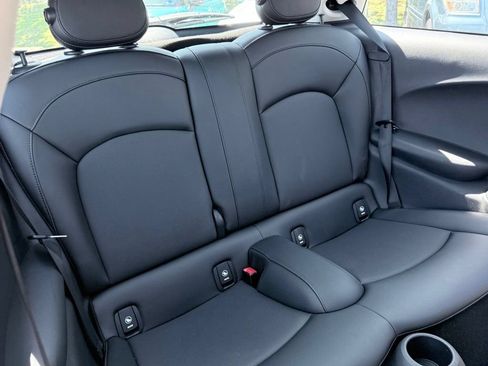 Used 2016 MINI Cooper 2-Door Hardtop FWD image 18
