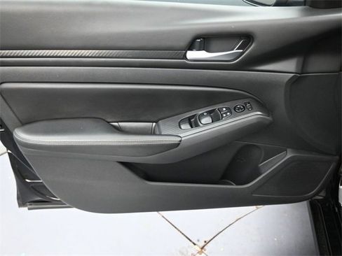 Used 2024 Nissan Altima 2.5 SV image 20