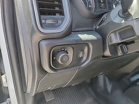 Used 2024 RAM 3500 Tradesman w/ Chrome Appearance Group AWD/4WD image 12