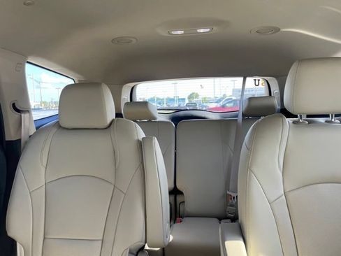 Used 2020 Buick Enclave Essence w/ Sound and Sites Package FWD image 7