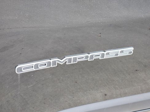 New 2026 Jeep Compass Latitude image 12