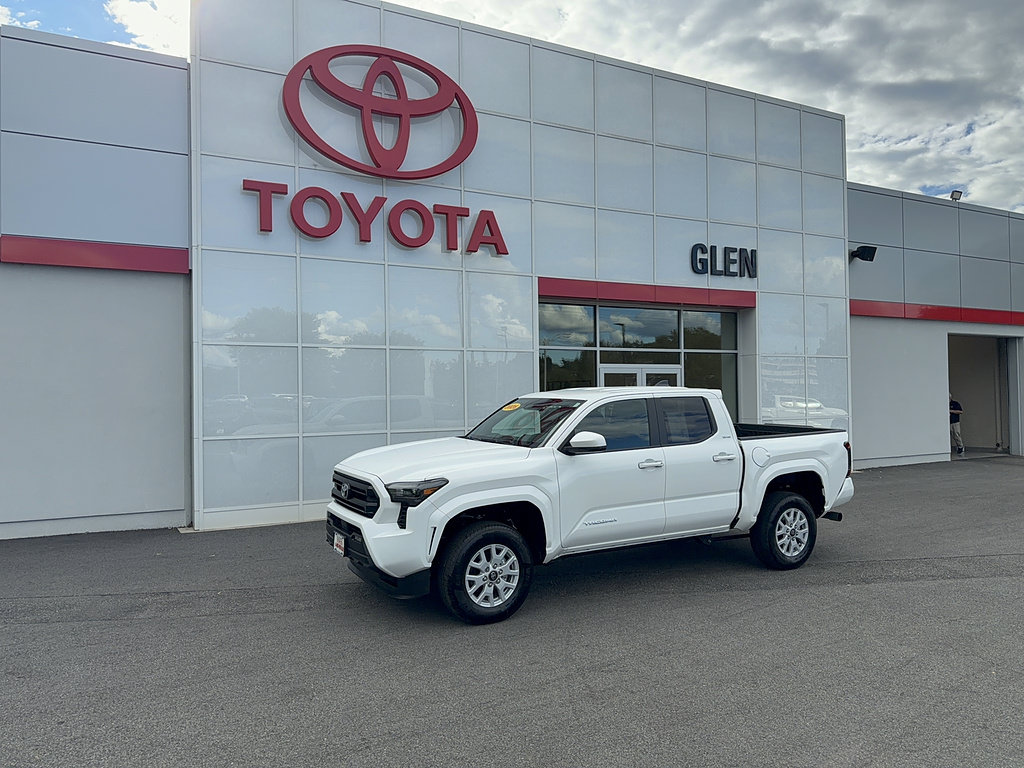 Used 2026 Toyota Tacoma SR5 RWD image 1