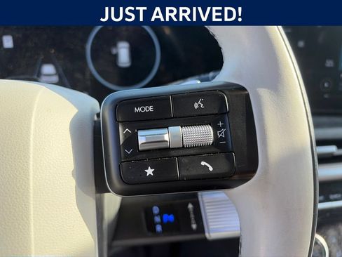 Used 2024 Hyundai Santa Fe Calligraphy FWD image 17