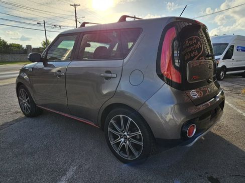 Used 2018 Kia Soul ! w/ Tech Package FWD image 7