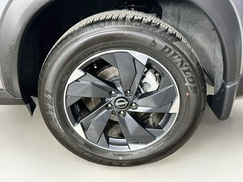 Used 2024 Nissan Rogue SV FWD image 7