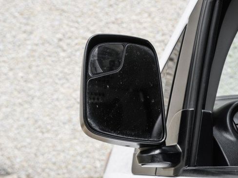 Used 2020 Nissan NV200 S image 36