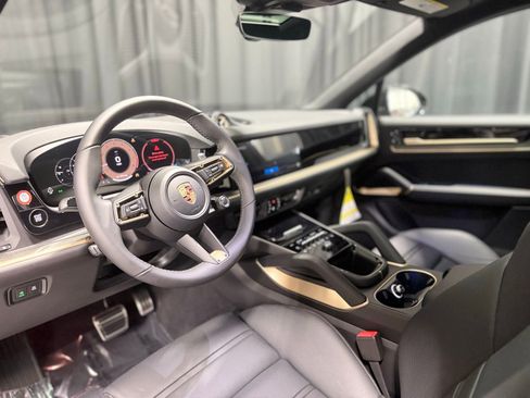 New 2026 Porsche Cayenne S AWD/4WD image 5