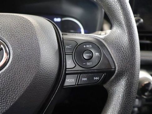 Used 2025 Toyota RAV4 XLE image 18