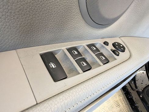 Used 2008 BMW 328i Convertible image 13