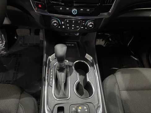 Used 2023 Chevrolet Traverse LT w/ Rear Camera Mirror Package AWD/4WD image 29