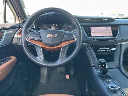 Certified 2023 Cadillac XT5 Premium Luxury w/ Technology Package image 8