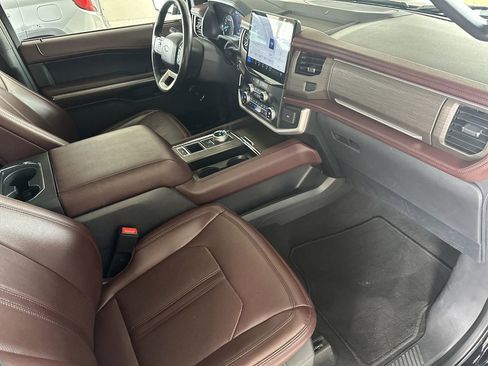 Used 2023 Ford Expedition Limited image 37