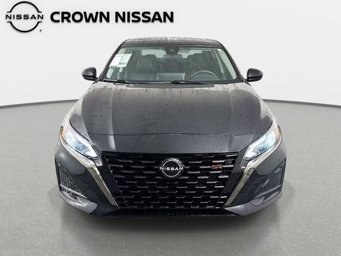 Certified 2023 Nissan Altima 2.5 SR w/ SR Premium Package FWD image 2