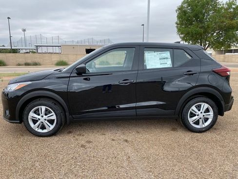 New 2025 Nissan Kicks Play S image 11