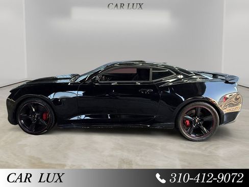 Used 2017 Chevrolet Camaro SS RWD image 2