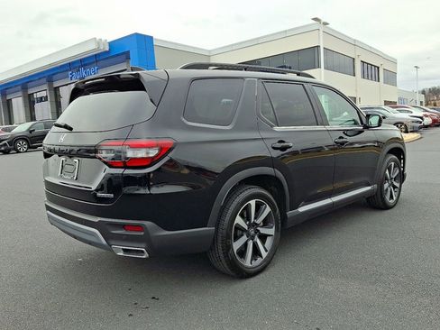 Certified 2025 Honda Pilot Touring image 6