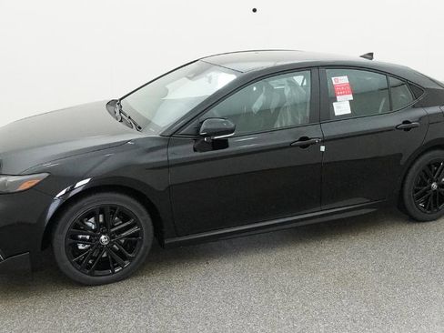 New 2026 Toyota Camry SE FWD image 5