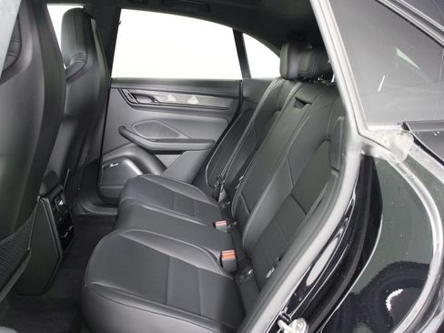 New 2025 Porsche Macan Turbo Electric AWD/4WD image 17