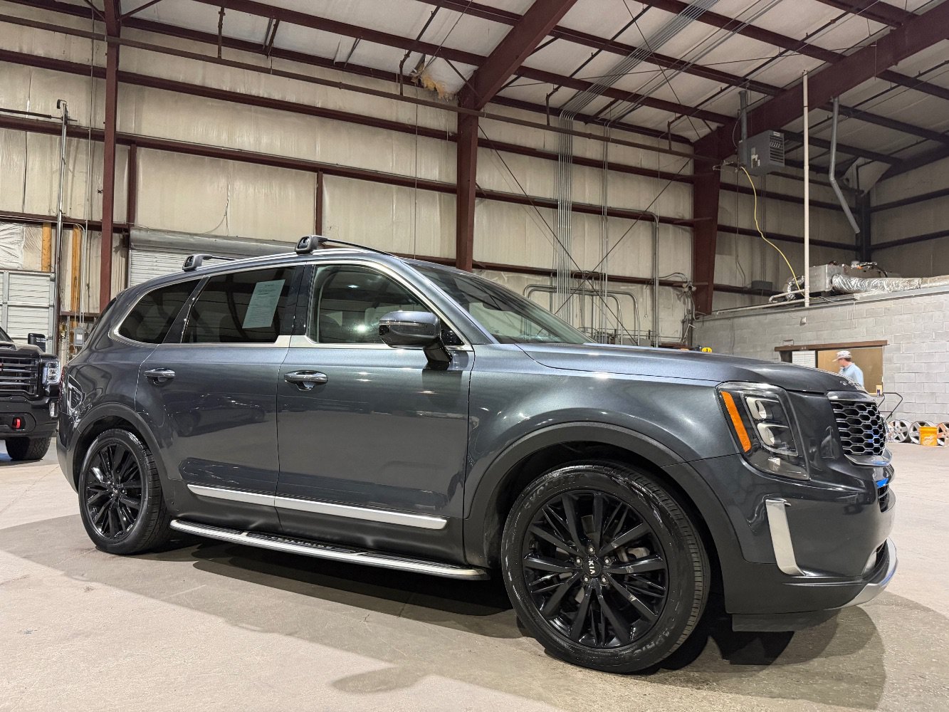Used 2021 Kia Telluride SX w/ Towing Package AWD/4WD image 3