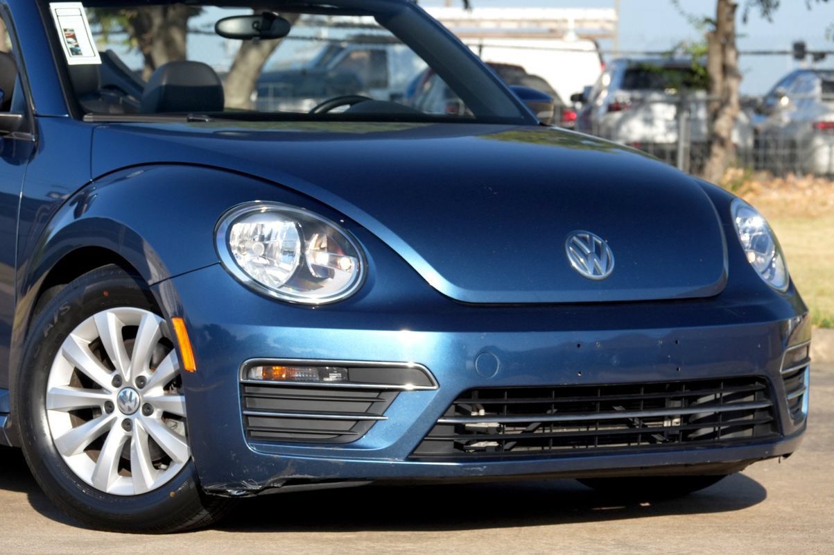 Used 2019 Volkswagen Beetle 2.0T S FWD image 18