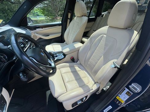 Used 2019 BMW X3 xDrive30i w/ Premium Package AWD/4WD image 9