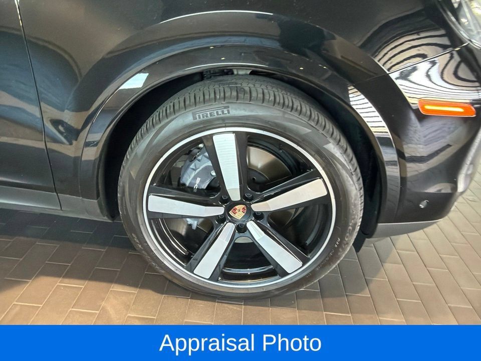 Certified 2026 Porsche Cayenne AWD/4WD image 6