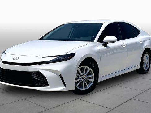 Used 2025 Toyota Camry LE FWD image 2