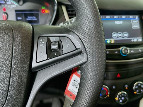 Used 2018 Chevrolet Trax LS FWD image 16