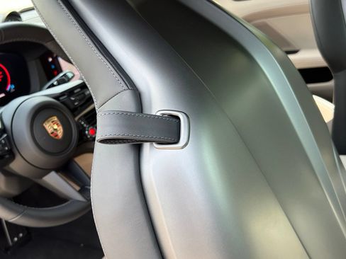 Certified 2025 Porsche 911 Carrera S RWD image 31