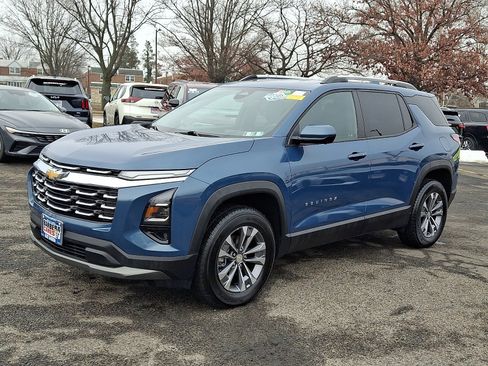 Used 2025 Chevrolet Equinox LT w/ Convenience Package II image 3