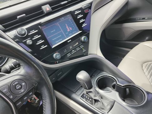 Used 2020 Toyota Camry SE FWD image 28