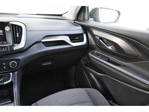 Used 2024 GMC Terrain SLE FWD image 10
