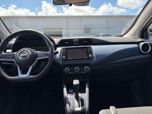Used 2025 Nissan Versa SV FWD image 17